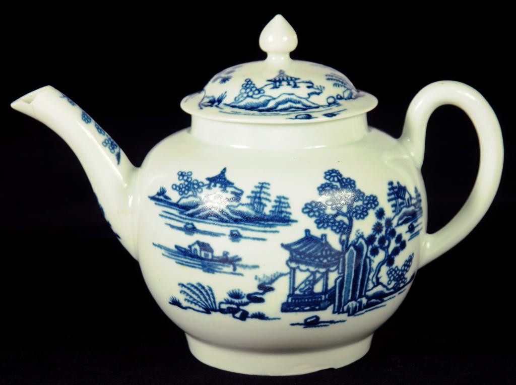 A WORCESTER GLOBULAR TEAPOT AND COVER, C1757-60  transfer printed in  underglaze blue with the Man