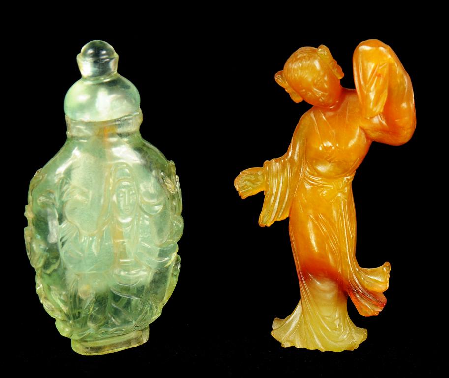 A CHINESE CARVED BERYL SNUFF BOTTLE AND A STOPPER AND A AGATE FIGURE OF A DANCER, BOTH 19TH C  8 and - Image 2 of 2