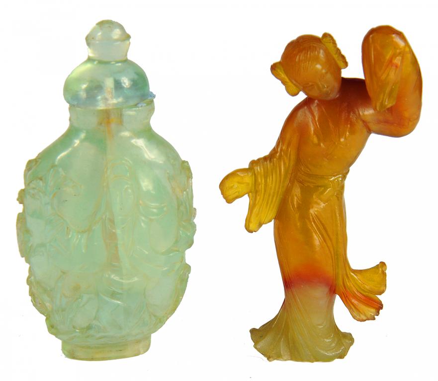A CHINESE CARVED BERYL SNUFF BOTTLE AND A STOPPER AND A AGATE FIGURE OF A DANCER, BOTH 19TH C  8 and