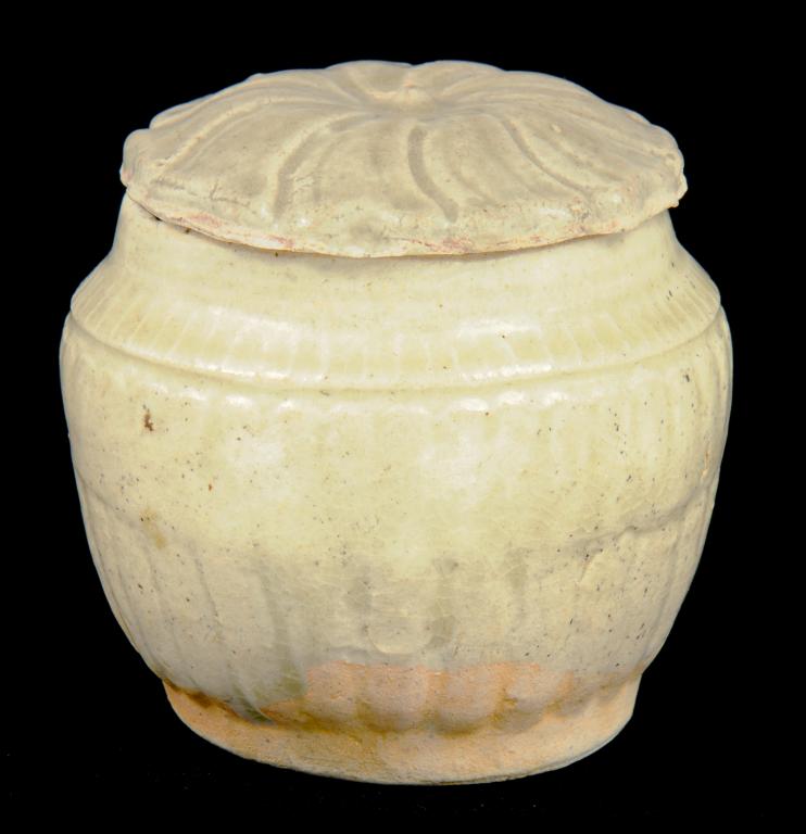 A CHINESE QINGBAI GLOBULAR BOX AND A MOULDED COVER, SONG/YUAN DYNASTY  7.5cm h (ex Terry West) ++ In