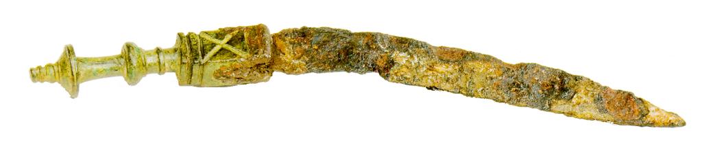 A ROMANO-BRITISH KNIFE, 1ST-2ND CENTURY AD, EXCAVATED IN NOTTINGHAMSHIRE with iron blade and