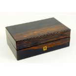 A FINE VICTORIAN CALAMANDER PLAYING CARD BOX WITH FULL FRONT, THE LID CONTAINING TWO WIST MARKERS,