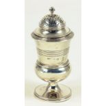 A GEORGE IV SILVER PEPPER CASTER AND COVER OF CAMPANA FORM ON REEDED FOOT, LONDON 1820, 2OZS 10DWTS