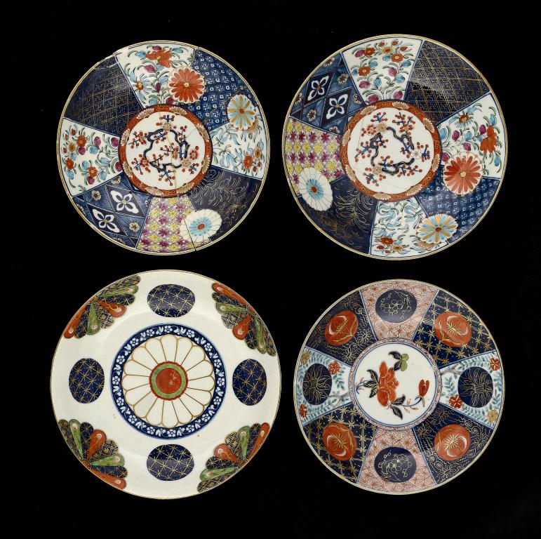 FOUR WORCESTER FAN, OLD MOSAICK AND OLD RICH MOSAICK  PATTERN SAUCER DISHES, C1768-75 18-19.5cm