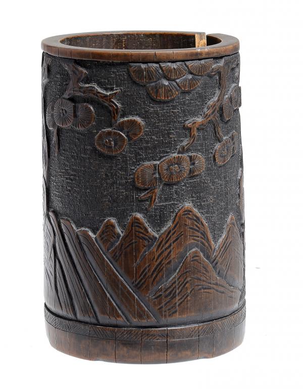 A CHINESE CARVED BAMBOO BRUSH POT, 19TH/20TH C  15cm h ++Severe shrinkage crack and dirty,