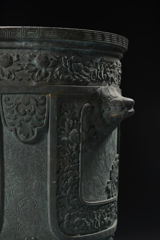 A CHINESE BRONZE JARDINIERE, QING DYNASTY, 19TH C cast and very finely chiselled with panels of - Image 2 of 2