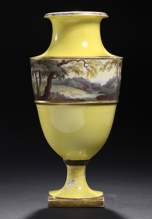 AN ENGLISH PORCELAIN CANARY YELLOW GROUND VASE, POSSIBLY COALPORT, C1805  painted with ruins in a