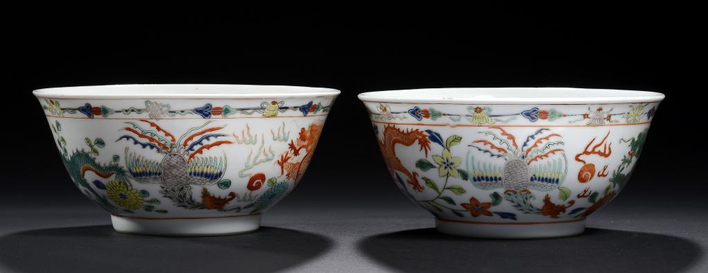 A PAIR OF CHINESE WUCAI DRAGON AND PHOENIX BOWLS 16.5cm diam, Guangxu mark ++Both in fine condition