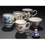 A WORCESTER SCALE BLUE GROUND KAKIEMON COFFEE CUP, A TEA CANISTER COVER, THREE COFFEE CUPS INCLUDING