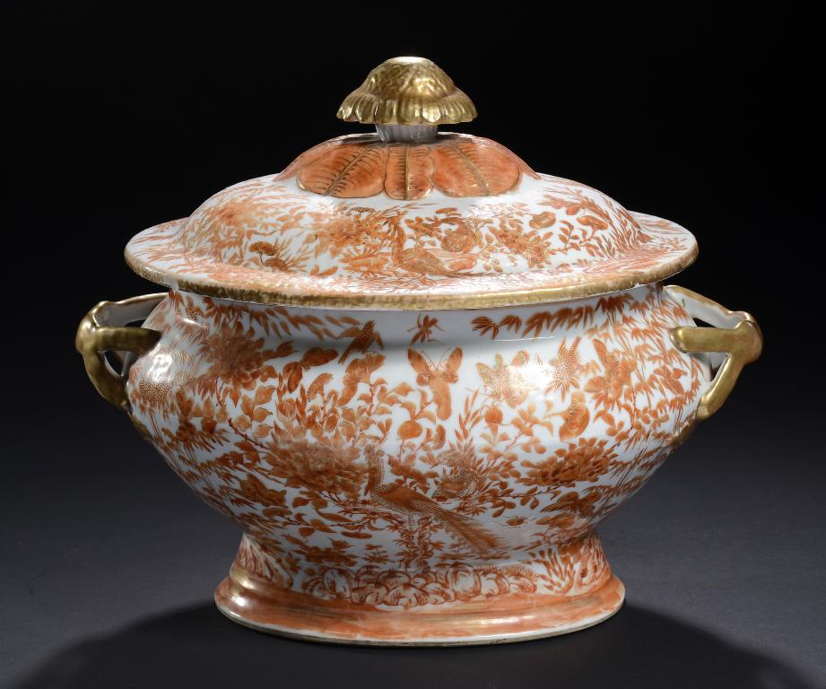 A CANTON ORANGE MONOCHROME EXPORT PORCELAIN SOUP TUREEN AND A COVER, EARLY 19TH C painted with