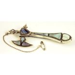 A VICTORIAN SILVER AND AGATE AXE BROOCH, ENGRAVED LOZENGE SHAPED PODR MARK