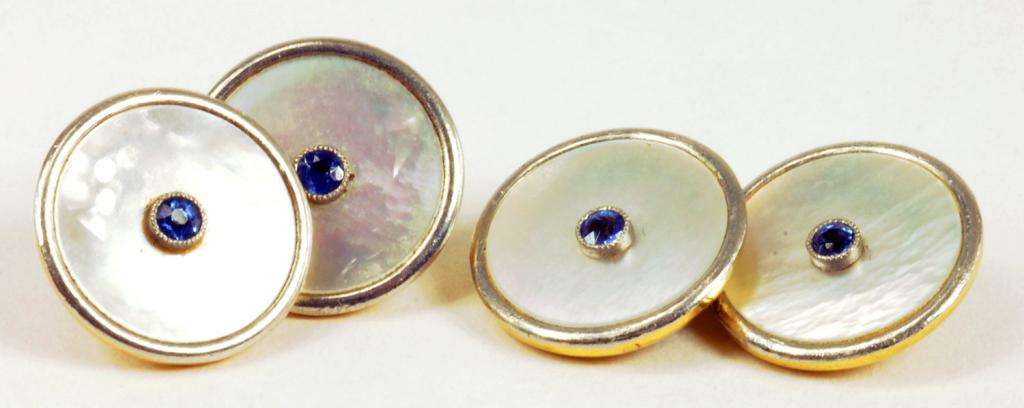 A PAIR OF GOLD, PLATINUM, SAPPHIRE AND MOTHER OF PEARL CUFFLINKS, MARKED 18CT & PLAT, 7.3G GROSS