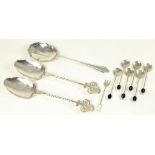 A SILVER SALAD SPOON, BIRMINGHAM 1936, A SET OF SIX SILVER COFFEE SPOONS WITH BEAN TERMINAL, A