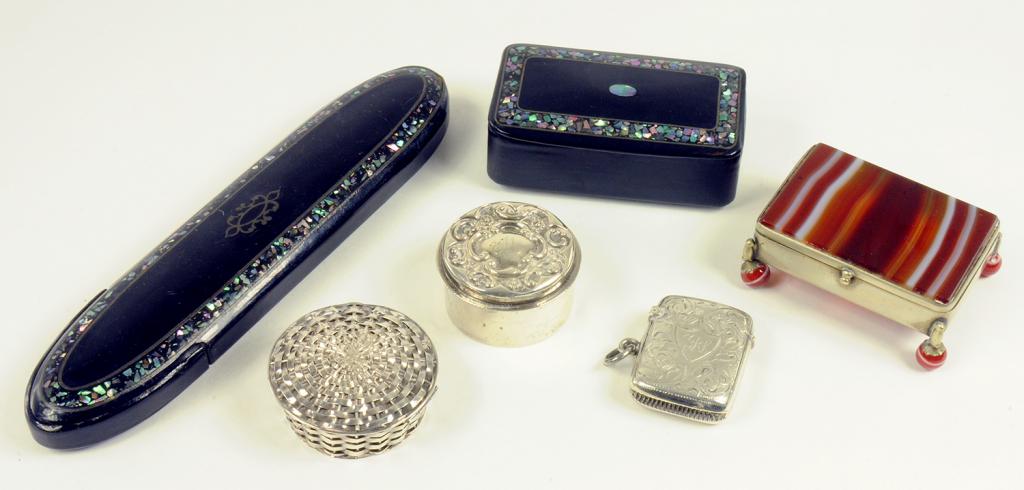 SILVER VESTA CASE, SILVER BOX, TWO PAPIER MACHE BOXES AND ANOTHER SIMILAR BOX