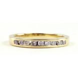 A DIAMOND RING IN GOLD, 2.1G