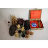 A small collection of oriental items inc