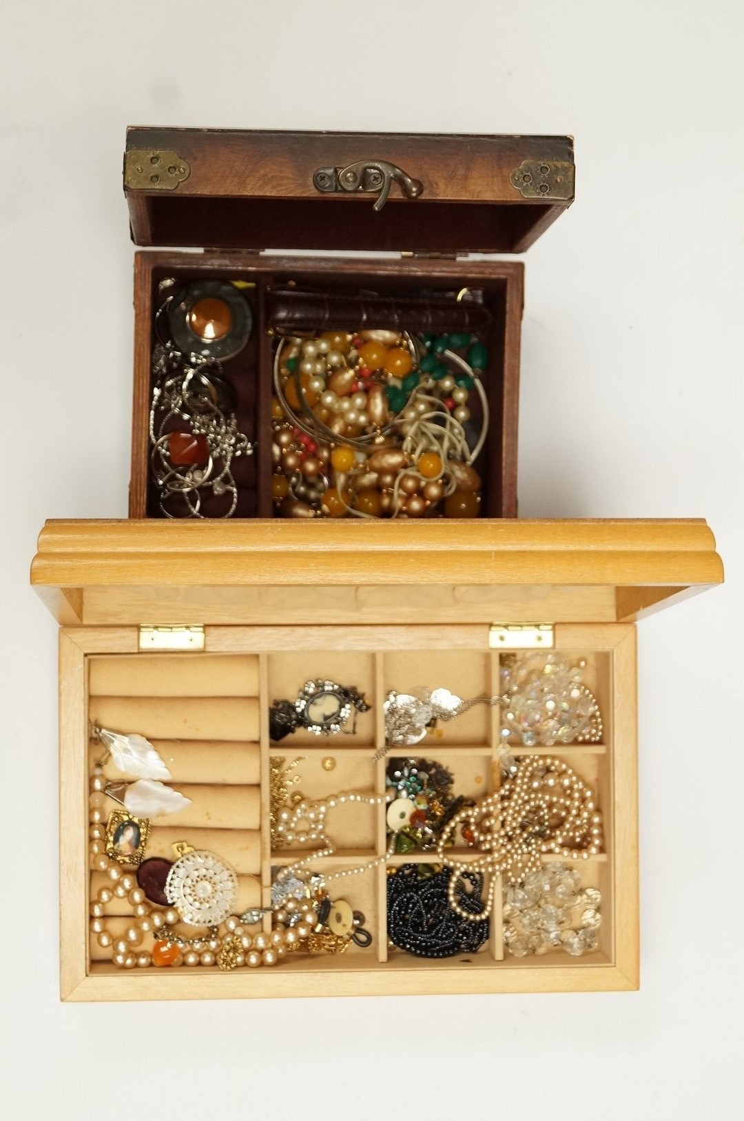 A collection of costume jewellery, inclu