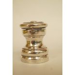 A silver pepper mill, Levi & Salaman, Birmingham 1913, of capstan shape, H 5cm