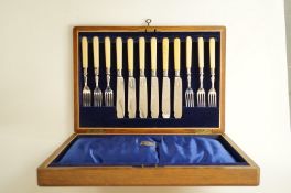 A set of six silver fish knives and forks, by James Dixon & Sons, Sheffield 1913,