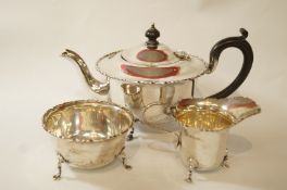 A three piece silver bachelor tea service, by Mappin & Webb, Birmingham 1916,