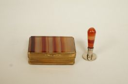 An agate gilt metal mounted snuff box;