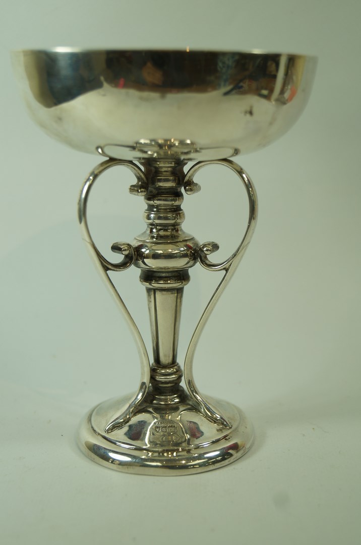 A New Zealand colonial silver cup, circa 1900, stamped with a letter Y within a shield,