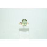 A 14ct gold synthetic spinel ring, finger size M1/2, 2.