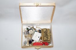 A quantity of jewellery, mainly costume jewellery,