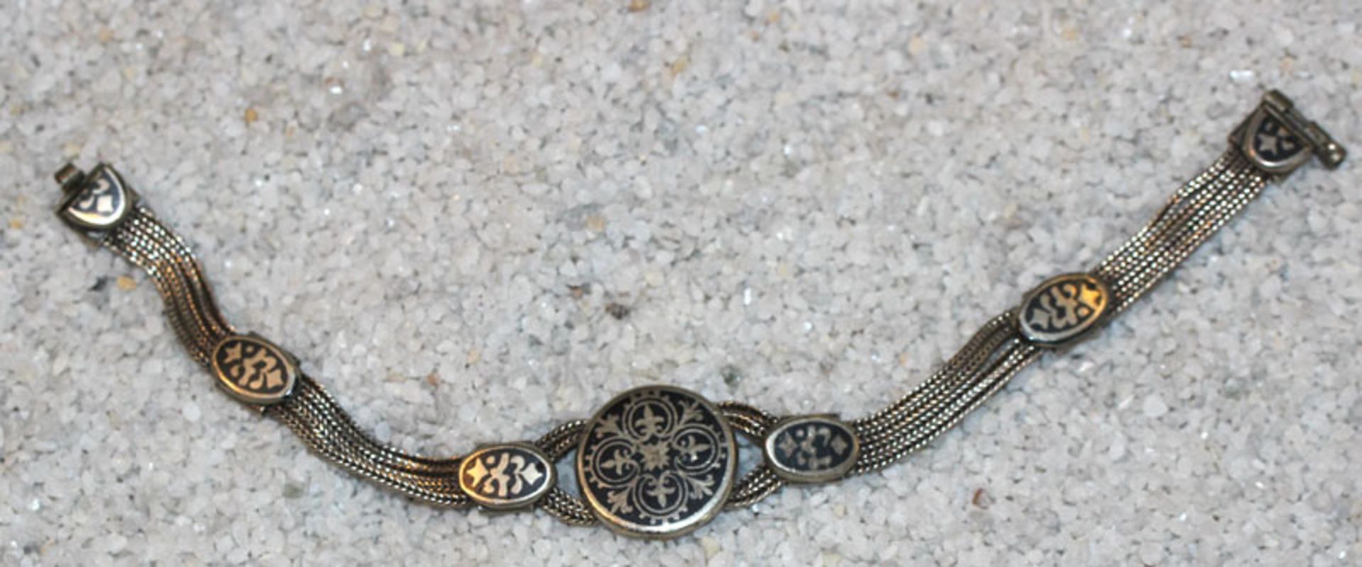 Reserve: 40 EUR        Silber Armband mit Niello, L 17,5 cm, schöne Handarbeit um 1900