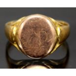 A gents 18ct gold signet ring - size W (