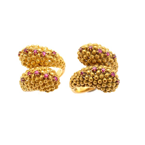 Collection of Two Ruby, 18k Yellow Gold Rings. Including two matching round-cut ruby, 18k yellow - Image 2 of 4