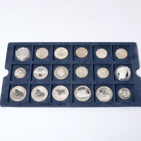 Collection of 50 Silver Coins of the World.   In a blue presentation box. - Image 6 of 7