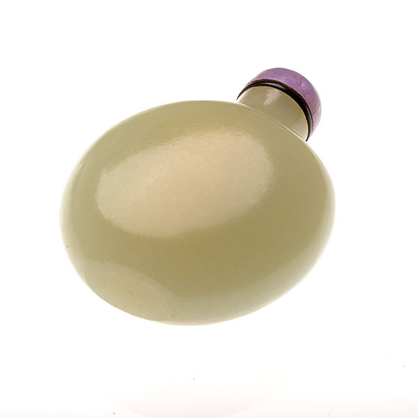 A White Jade Snuff Bottle   A White Jade Snuff Bottle Of flattened ovoid form with a flat base, - Image 5 of 5
