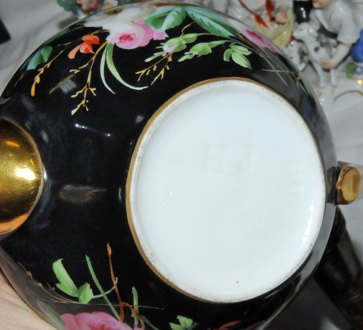 An early 20th century German porcelain Bachelors tea service, comprising tray, teapot, sugar - Image 4 of 7