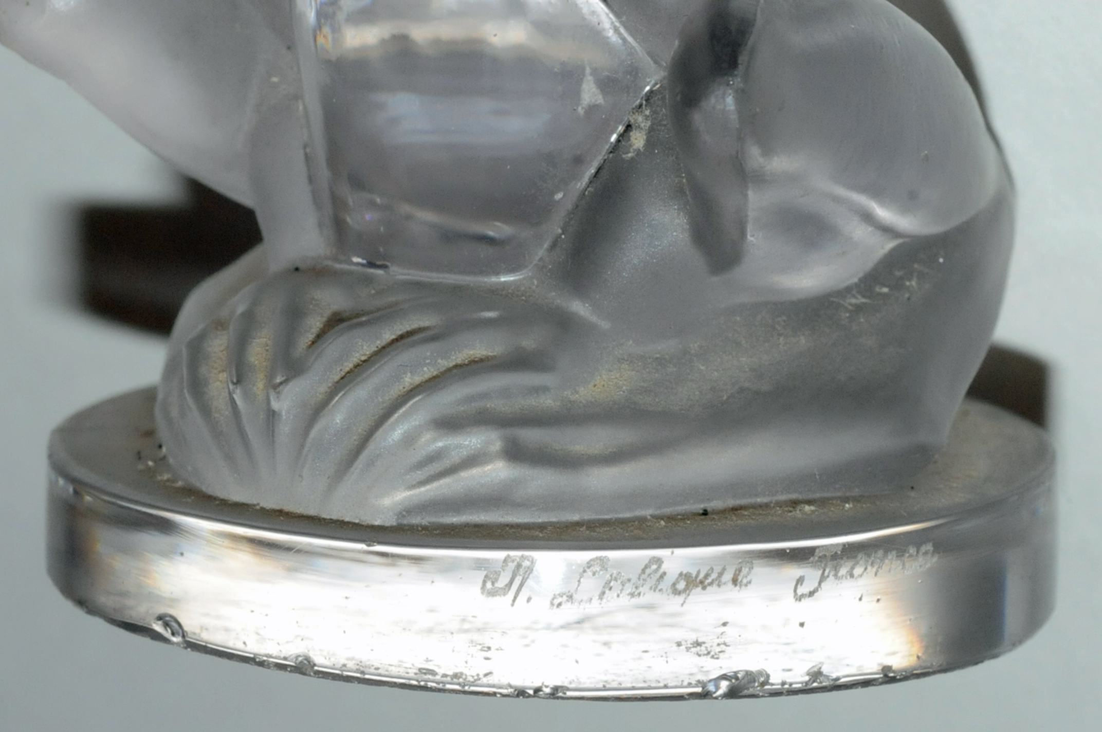 A Lalique glass car mascot in the form of a grenouille, signed "R. Lalique, France" in script to - Image 7 of 9