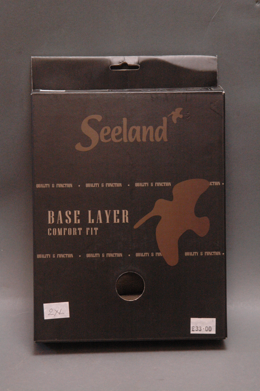 Seeland base layer, round neck long sleeve T shirt and high cuff pants (XXL) new.