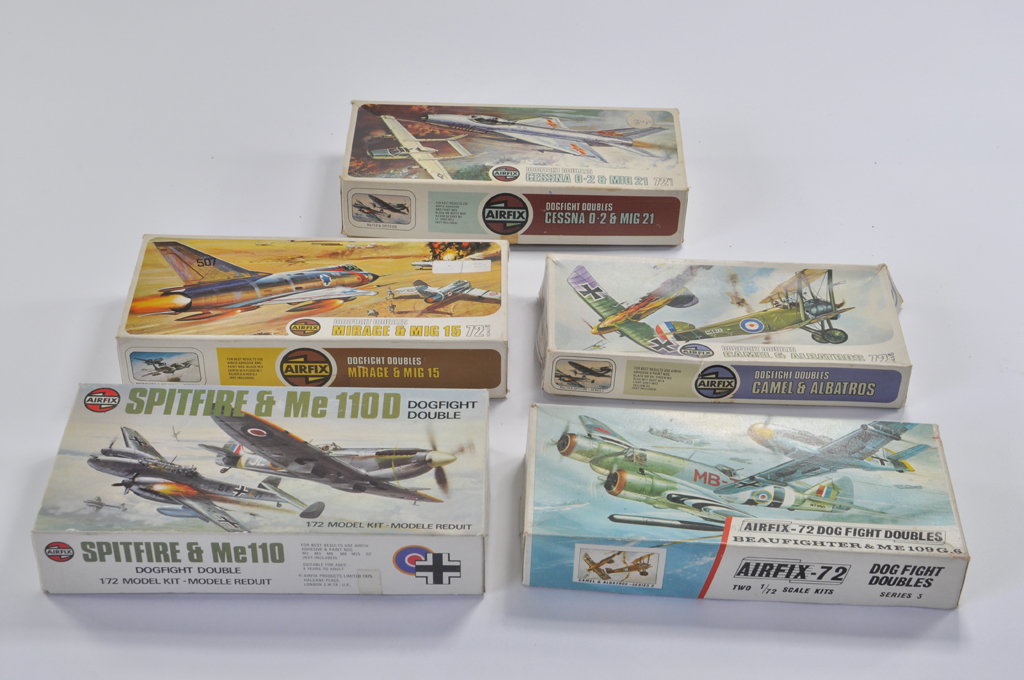 Harder to find selection of Airfix Aircraft kits including dogfight doubles. Appear complete. (5)