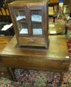 A 19th Century mahogany Pembroke table o