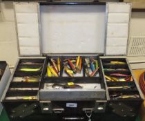 A cantilever fishing tackle box with lif