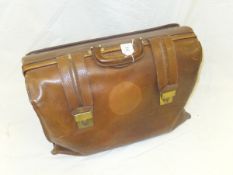 A leather holdall / briefcase