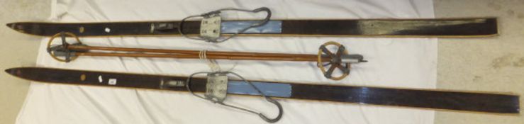 A set of vintage Oslo cross country skii