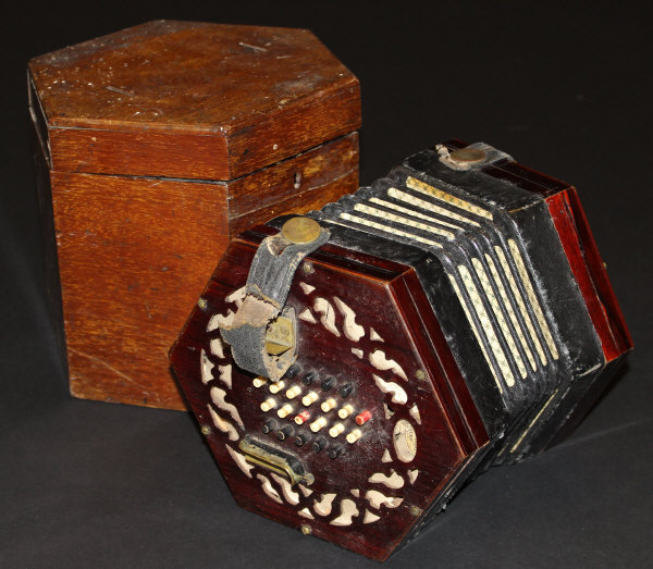 A Lachenal & Co. 48 button rosewood case - Bild 2 aus 2