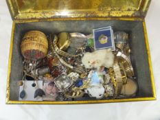 A box of assorted costume jewellery to i