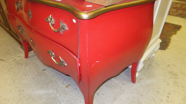 A modern red lacquered and gilt decorated bombé commode of two drawers in the Louis XV taste, a - Image 2 of 6