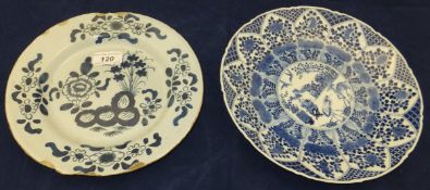 A Kangxi blue and white plate decorated