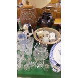 A collection of china and glassware to i