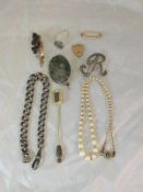 A collection of jewellery to include 14 carat gold and pearl set brooch,