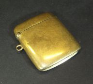 An 18 carat gold vesta of plain form, approx 19.