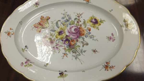 A 20th Century Meissen part dinner service painted with floral sprays and with shaped gilt decorated - Image 5 of 10