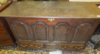 An early 19th Century oak mule chest,